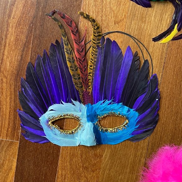 Five Vintage Mardi Gras Masquerade Masks - Picture 3 of 8